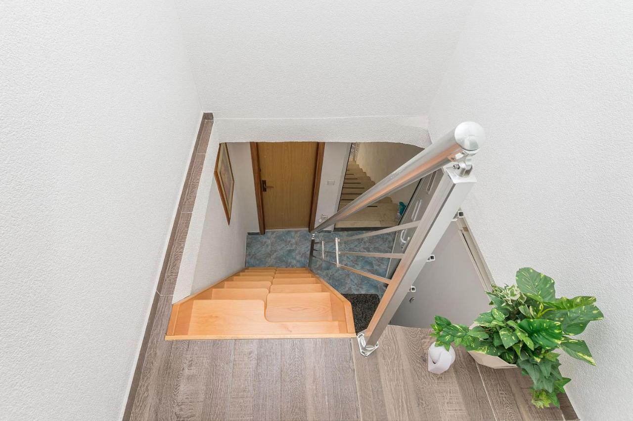 Apartments Ana Omiš Zewnętrze zdjęcie